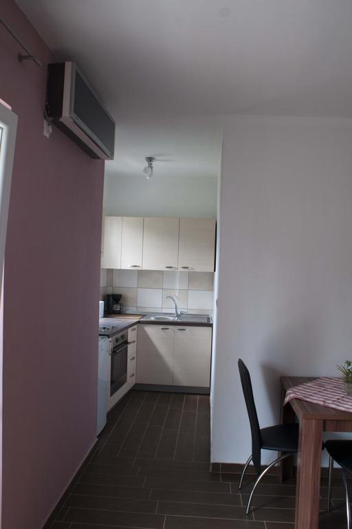 Apartments Martina บาร์บินเย ภายนอก รูปภาพ