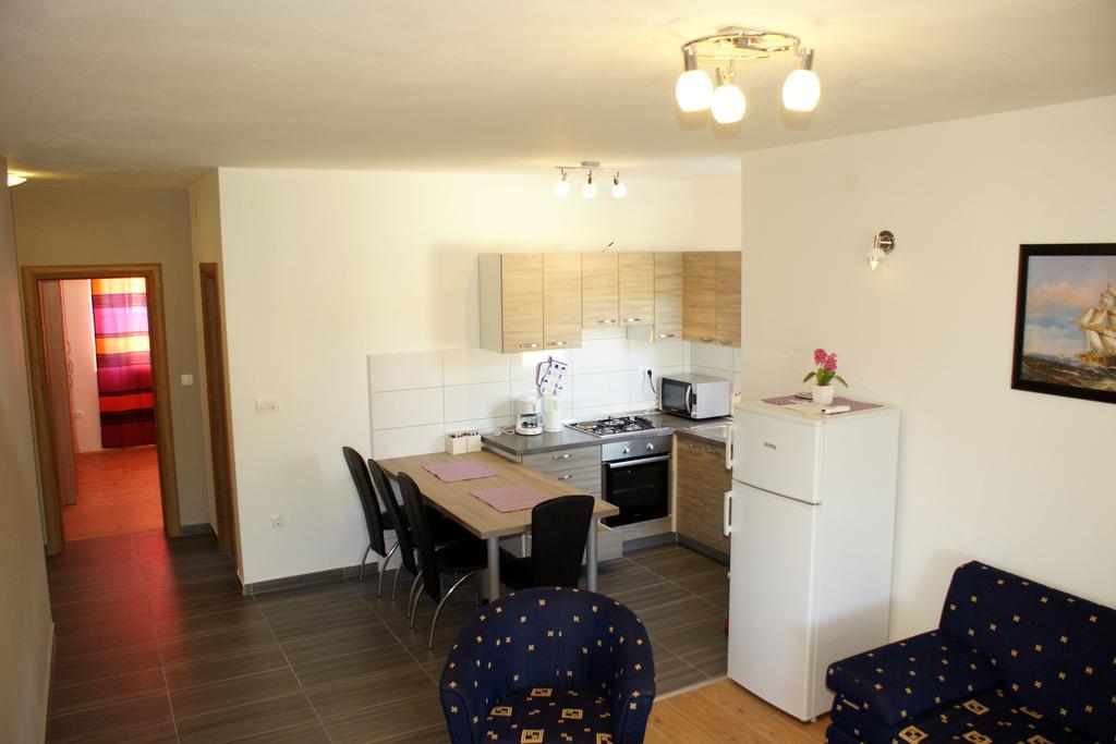 Apartments Martina บาร์บินเย ภายนอก รูปภาพ