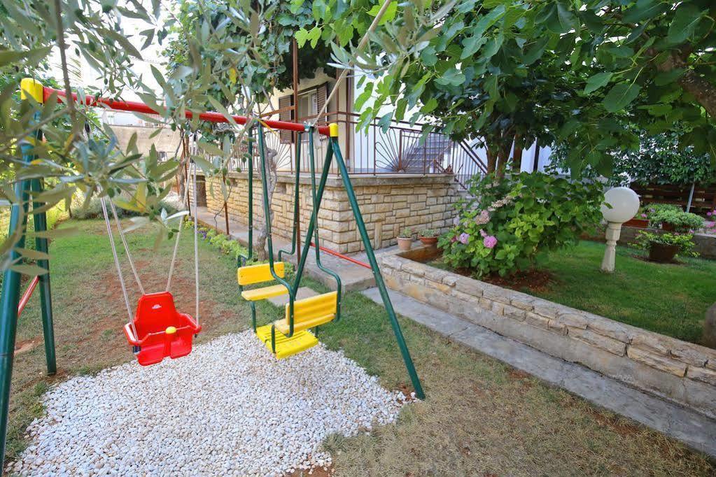 Apartments Martina บาร์บินเย ภายนอก รูปภาพ