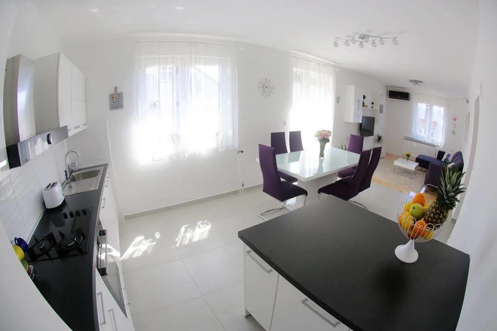 Apartments Martina บาร์บินเย ภายนอก รูปภาพ