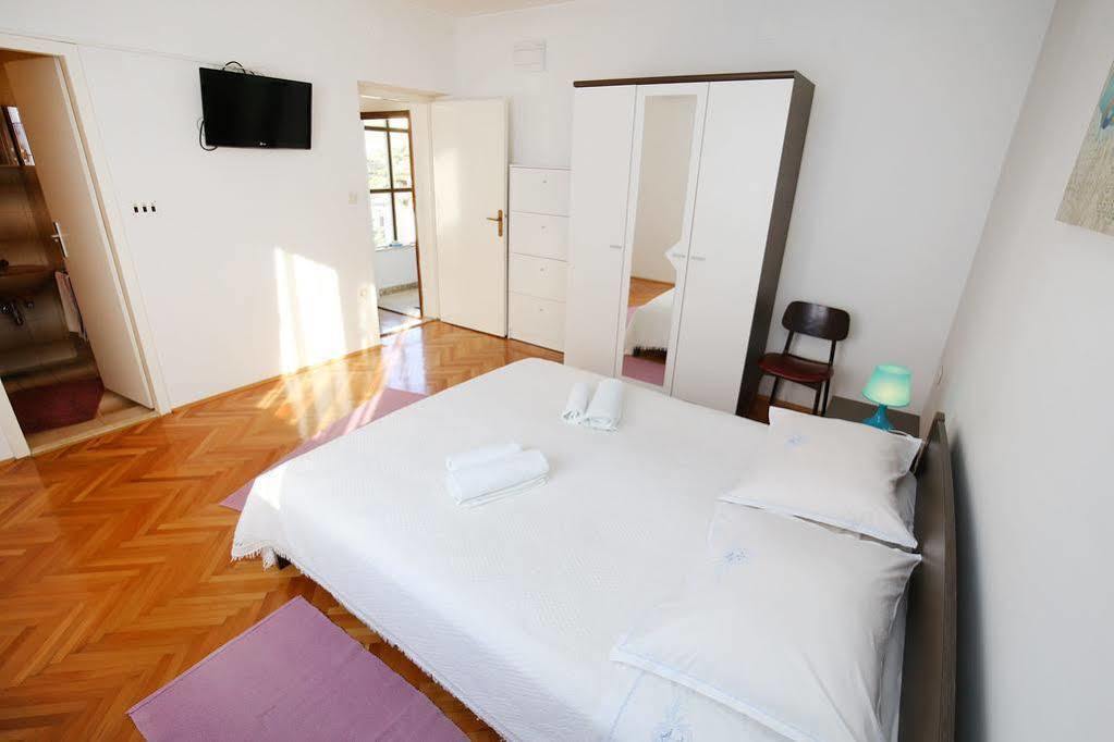 Apartments Martina บาร์บินเย ภายนอก รูปภาพ