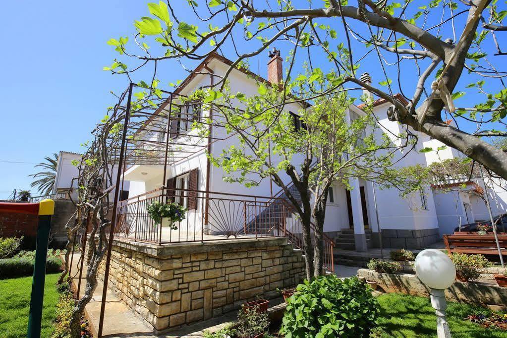 Apartments Martina บาร์บินเย ภายนอก รูปภาพ