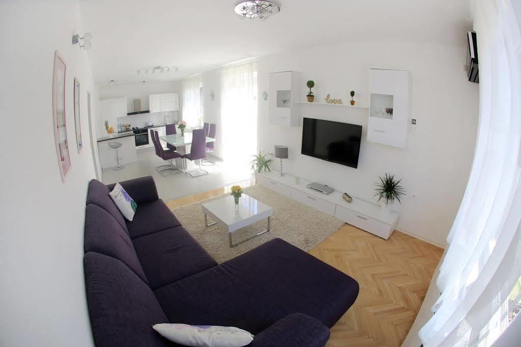 Apartments Martina บาร์บินเย ภายนอก รูปภาพ